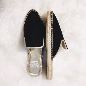 NWT Andre assous black Marcia woven fabric mule